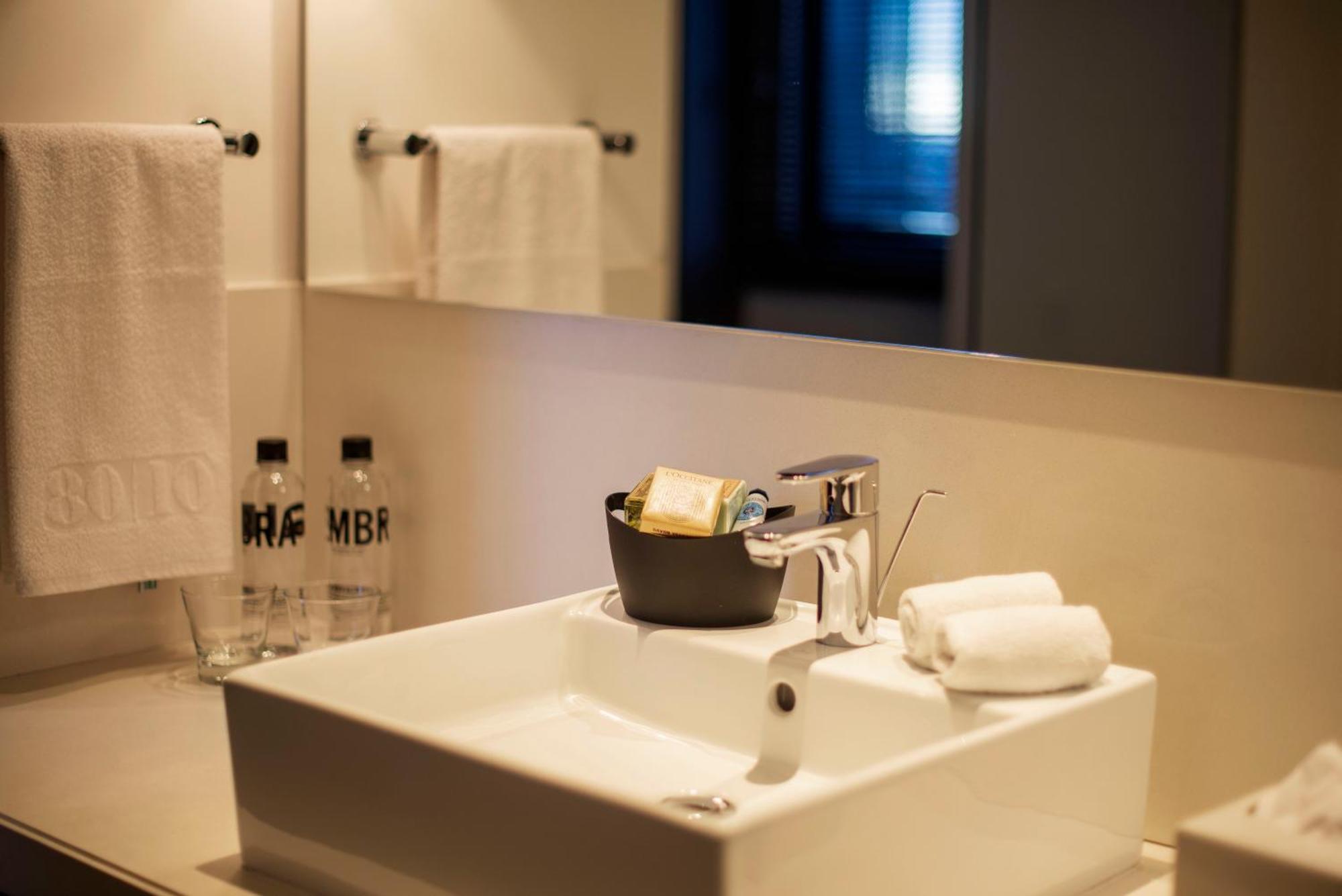8010 Urban Living- Luxury Home Experience Bogota Buitenkant foto
