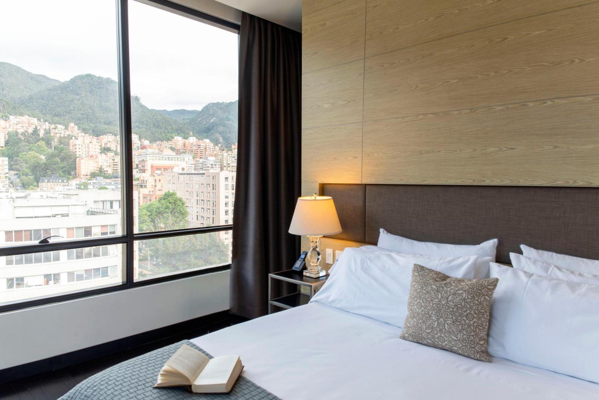 8010 Urban Living- Luxury Home Experience Bogota Buitenkant foto