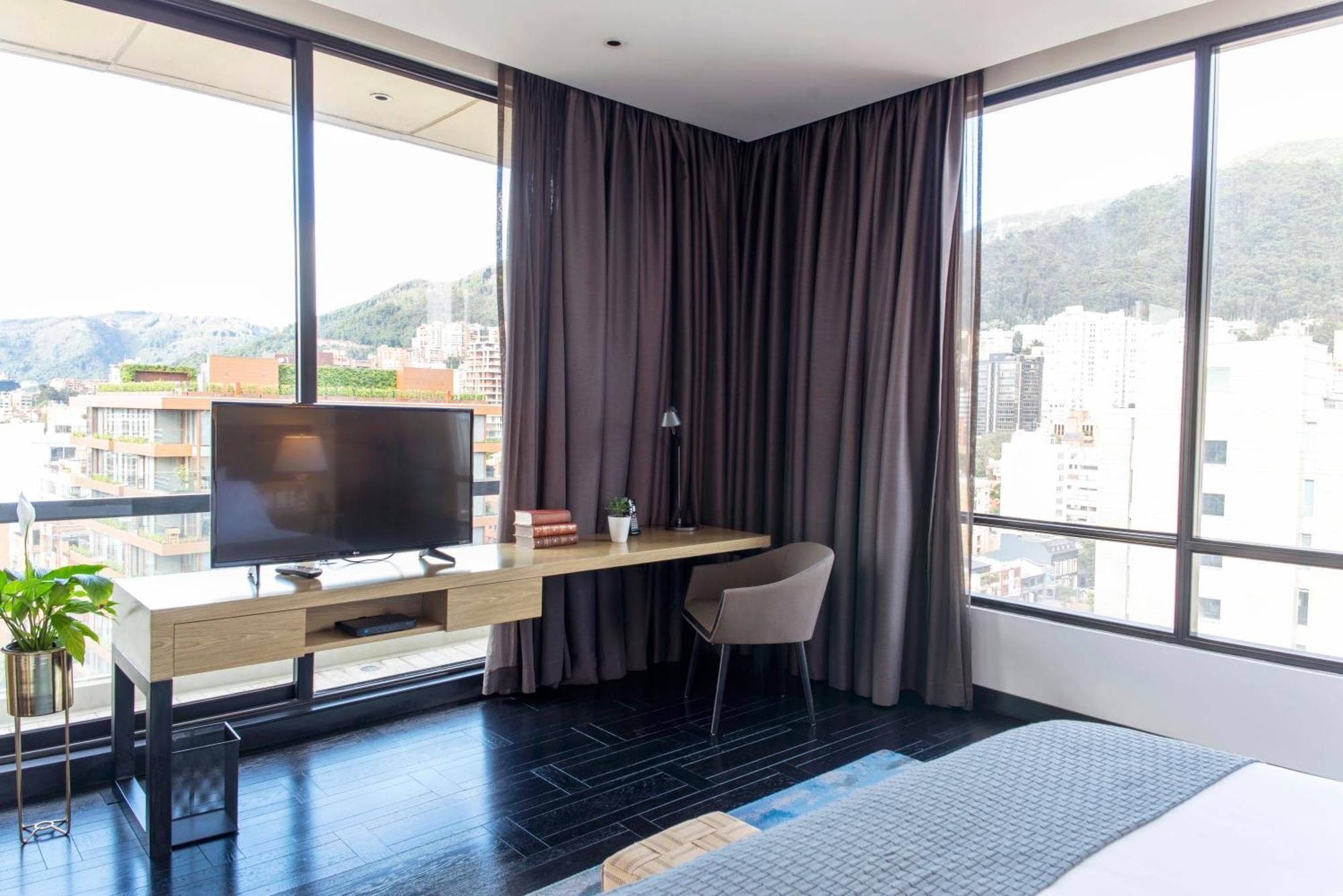 8010 Urban Living- Luxury Home Experience Bogota Buitenkant foto