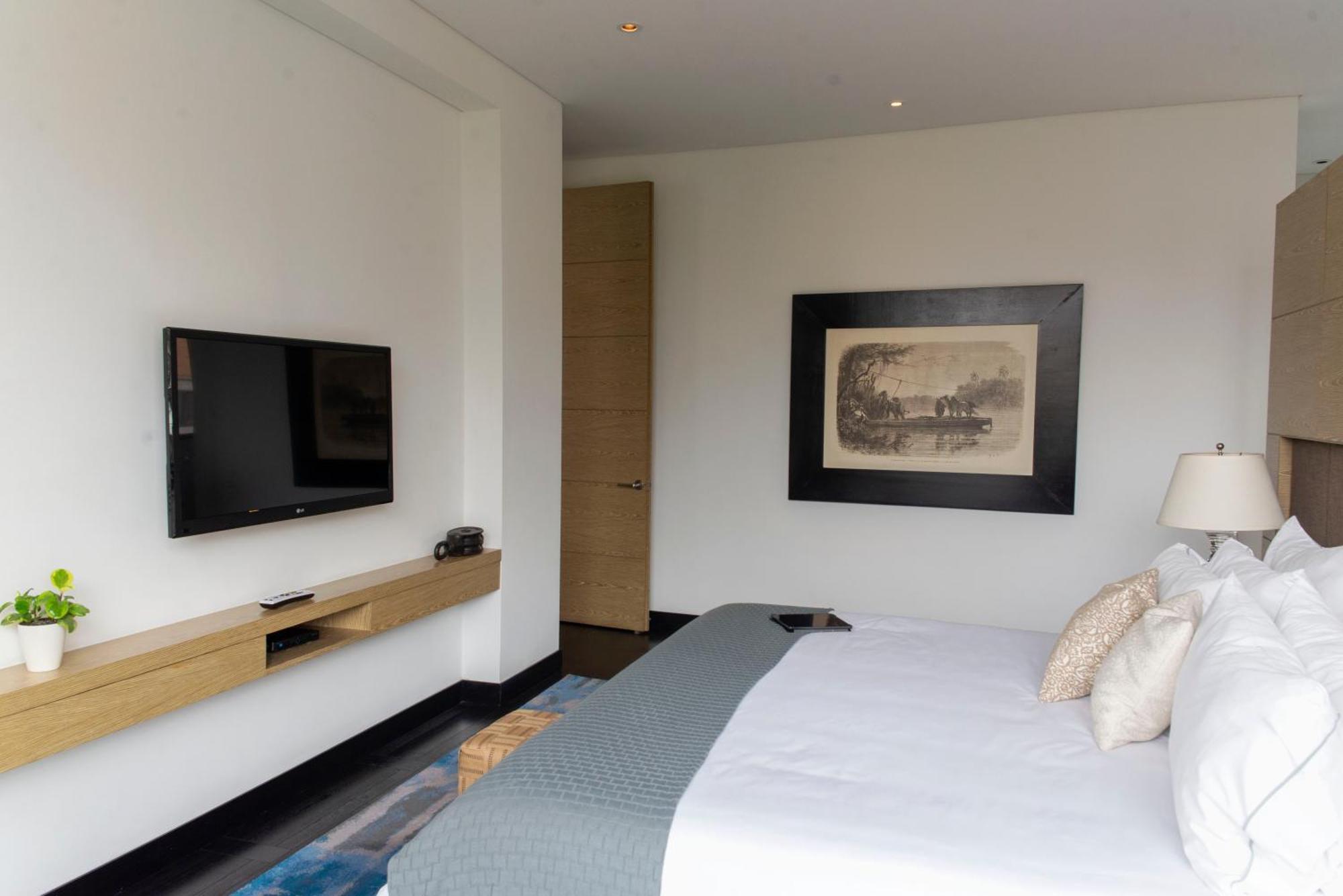 8010 Urban Living- Luxury Home Experience Bogota Buitenkant foto