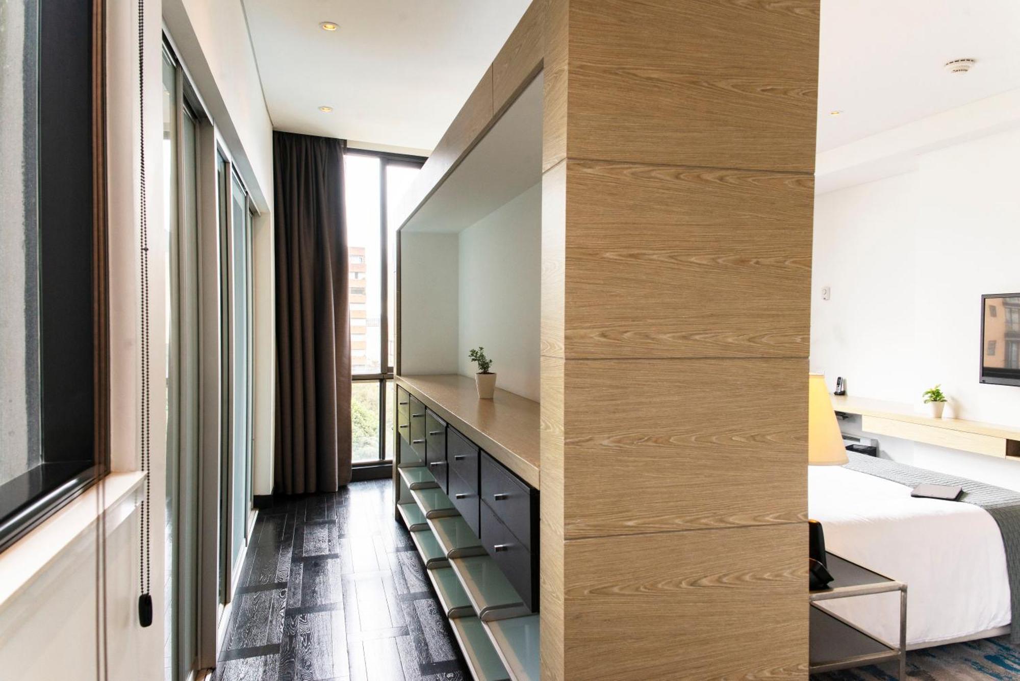 8010 Urban Living- Luxury Home Experience Bogota Buitenkant foto