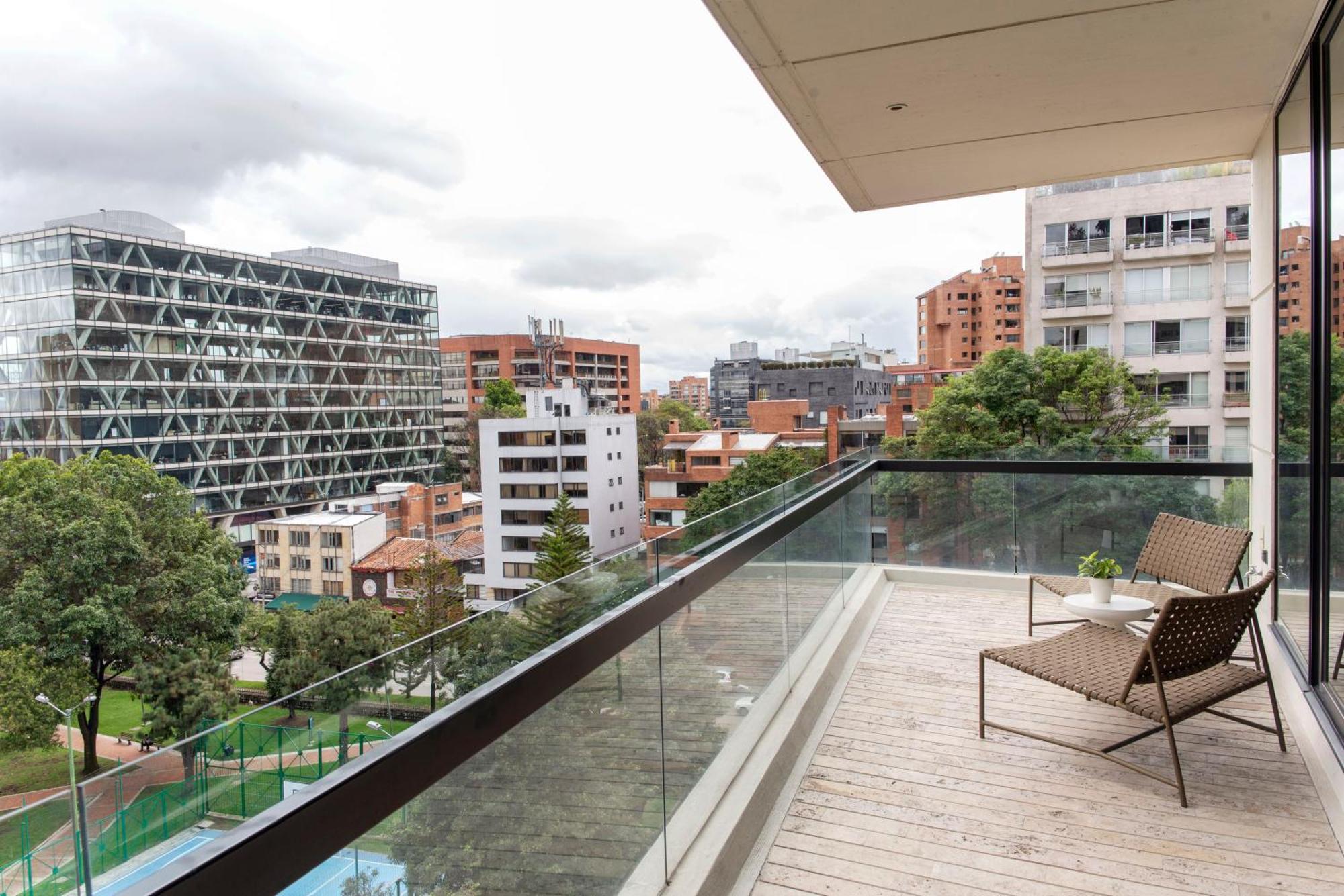 8010 Urban Living- Luxury Home Experience Bogota Buitenkant foto