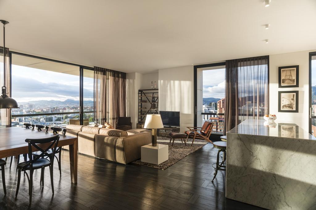 8010 Urban Living- Luxury Home Experience Bogota Buitenkant foto